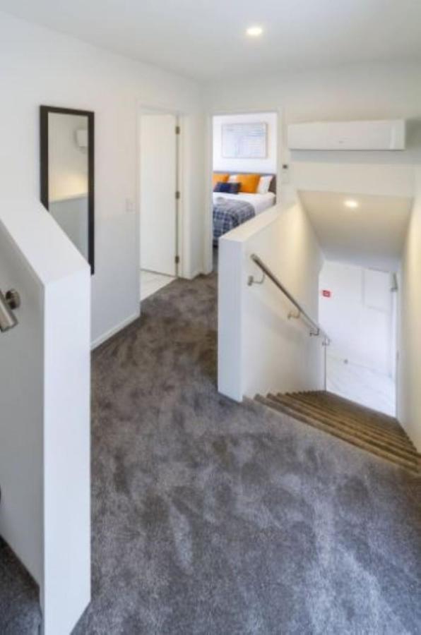 Serenity In The Centre: 2 Bed 2 Bath Christchurch Bagian luar foto