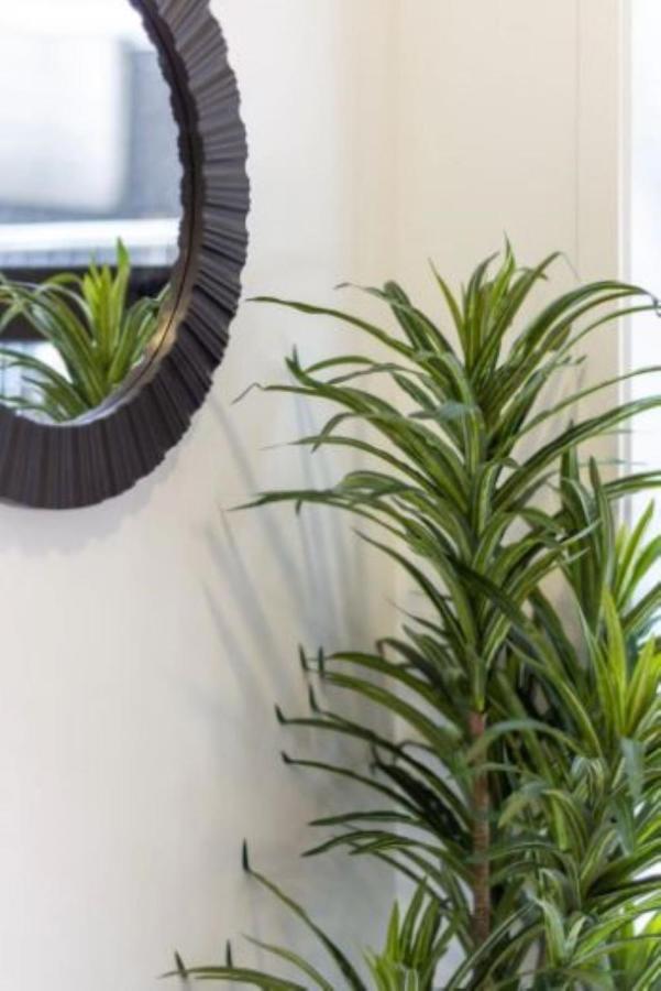 Serenity In The Centre: 2 Bed 2 Bath Christchurch Bagian luar foto